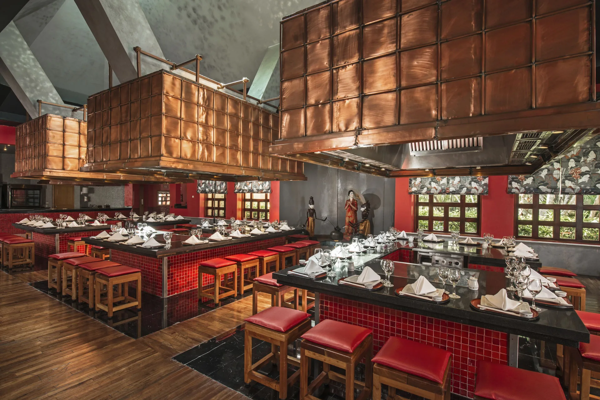 Japanese teppanyaki dining room at Iberostar Selection Paraíso Maya Suites.