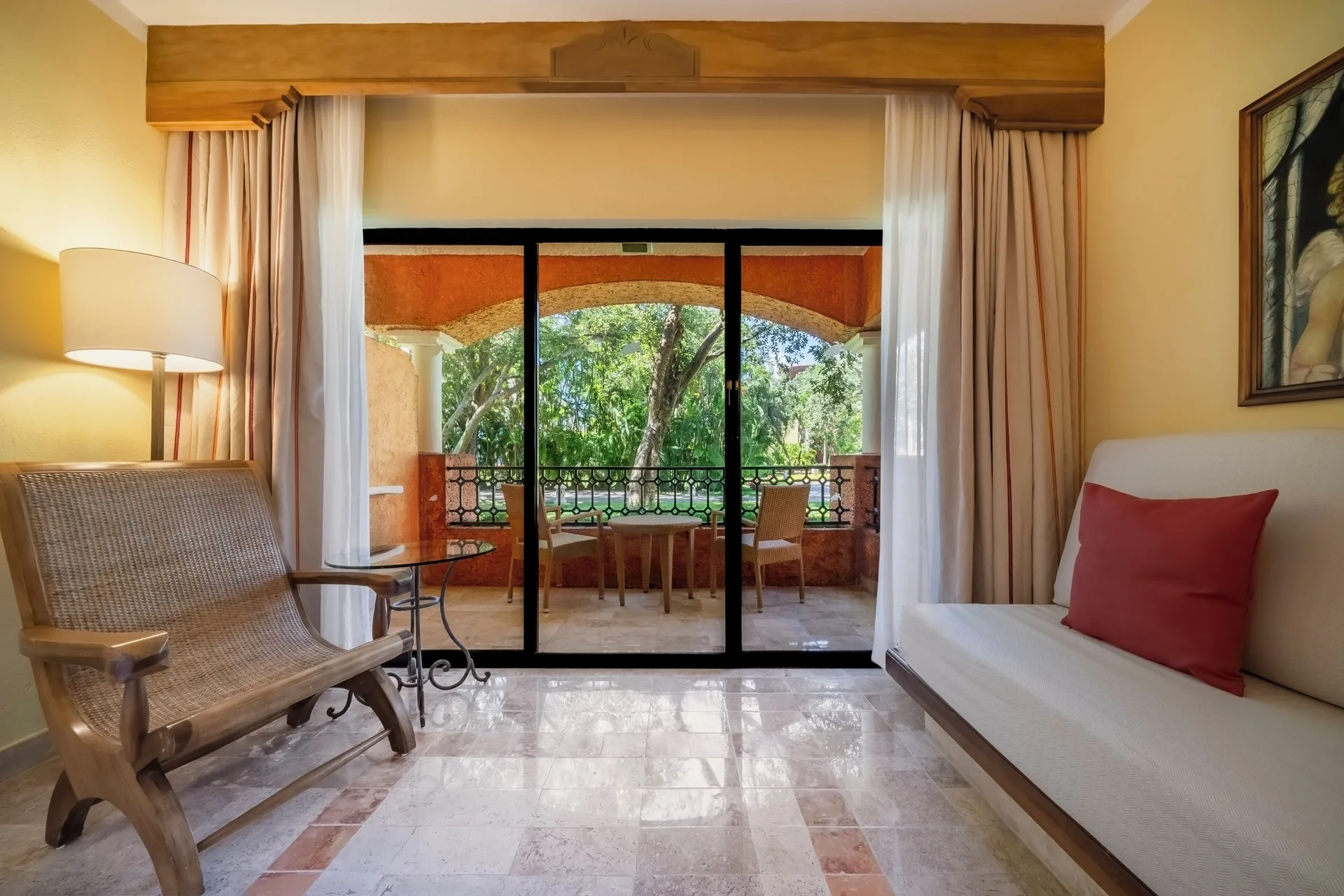 Premium Room pure Wellness sitting area and balcony at Iberostar Waves Paraíso Beach.