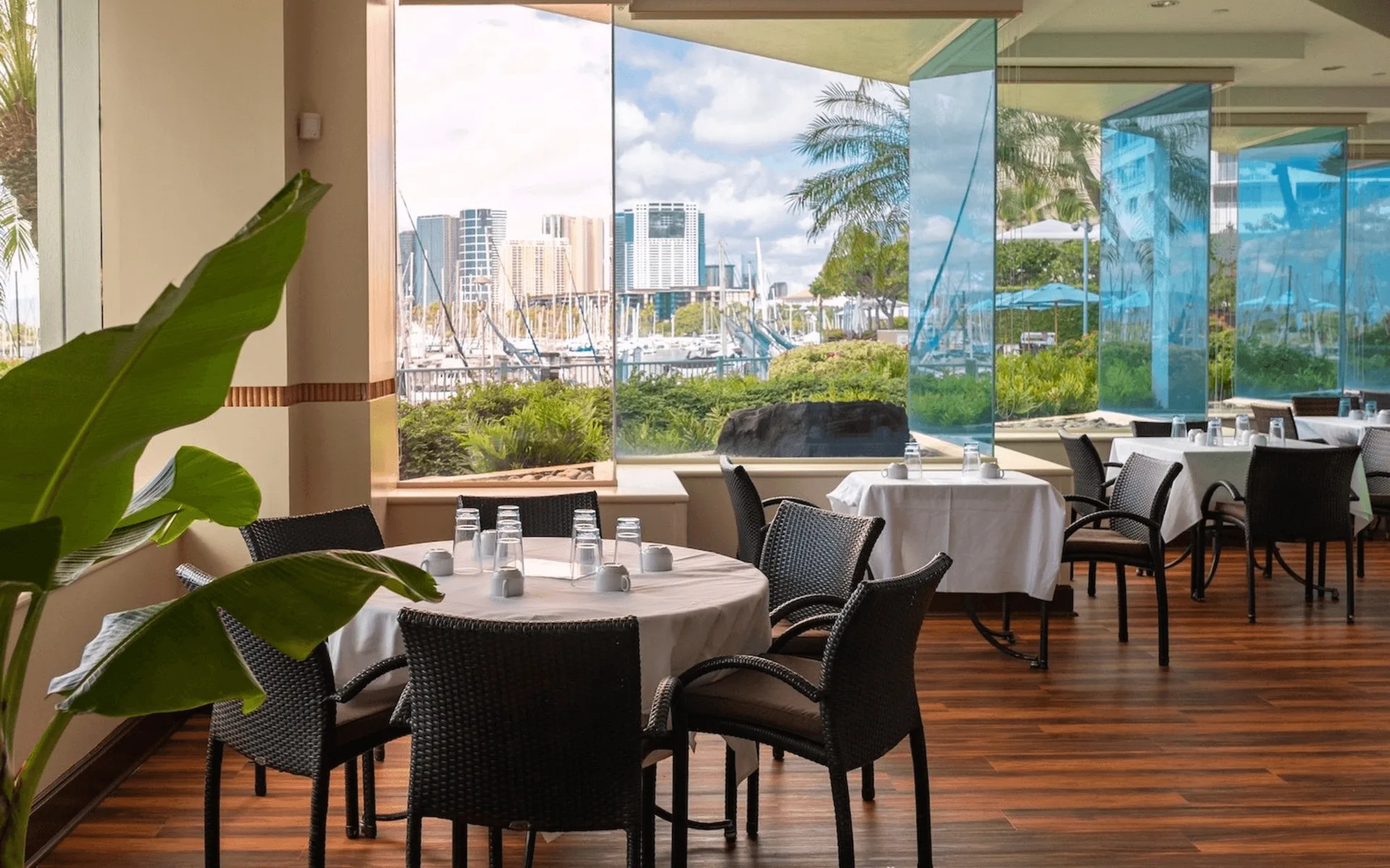 Menehune Grille at Ilikai Hotel