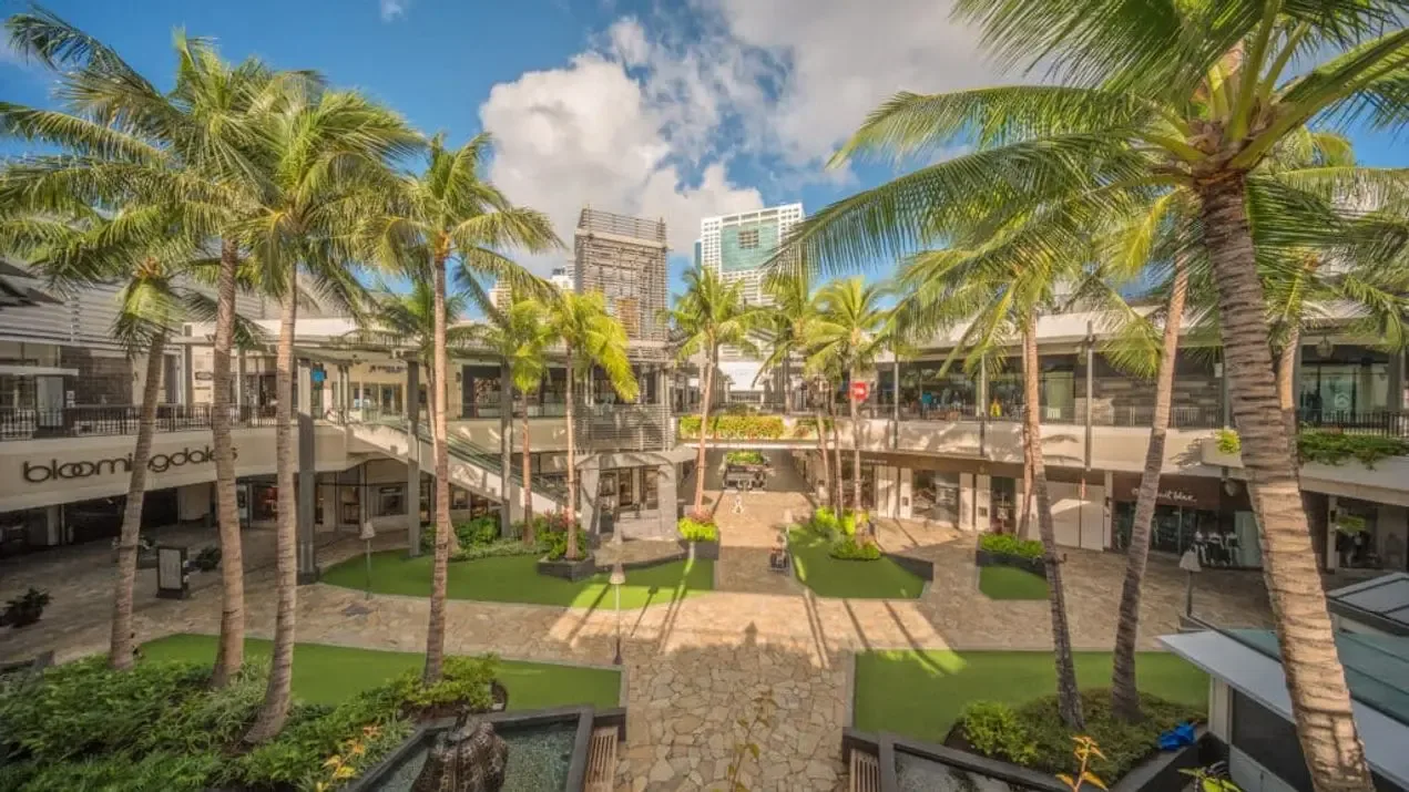 Ala Moana Center 10 Min Walk