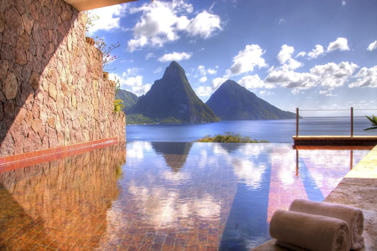 Moon Suite infinity pool with towels and Piton view at Jade Mountain Resort.