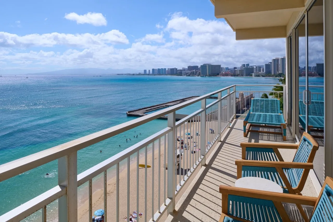 Oceanfront View Junior Suite Bath Official 1