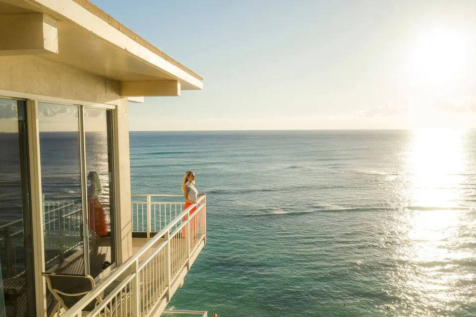 Oceanfront View Junior Suite Bath Official 2