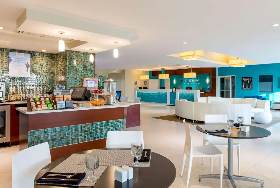 Wyndham Reef Resort resort in Seven Mile Beach