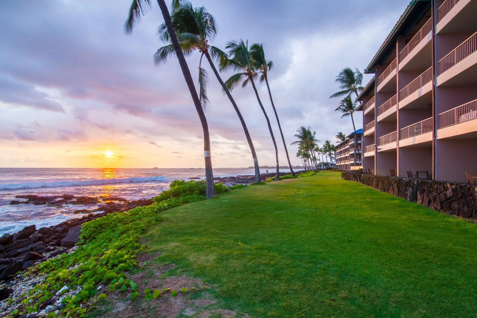 Kona Reef, A Raintree Vacation Club Resort oceanfront condo resort near Kailua-Kona