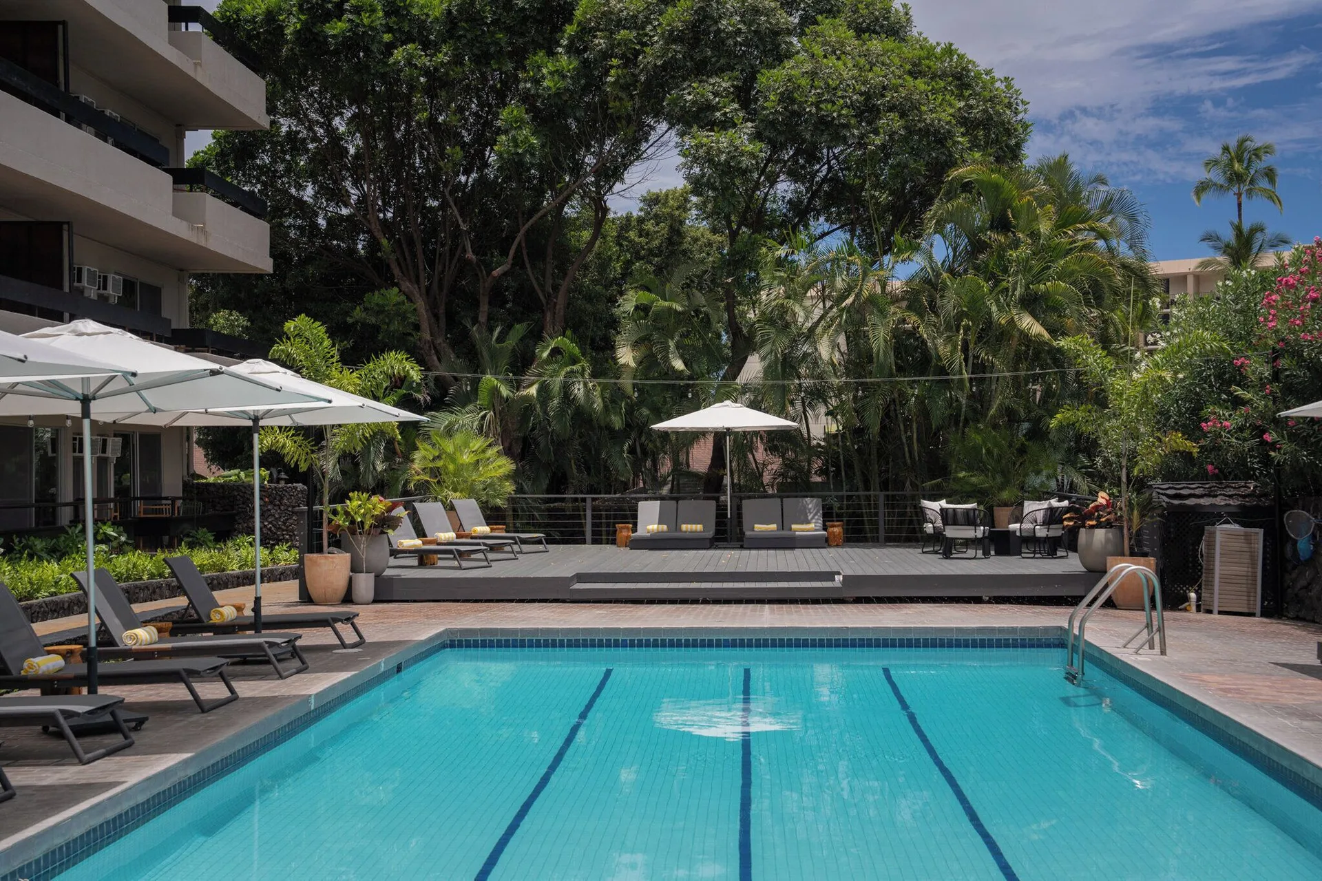 PACIFIC 19 Kona boutique Kailua-Kona hotel with modern design and town access