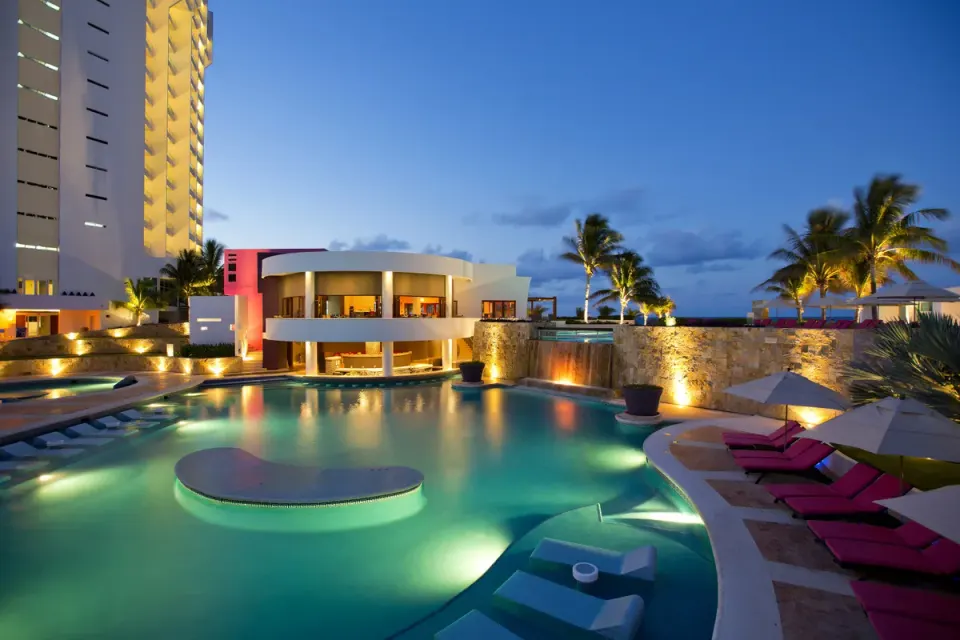Altitude Grand Suite Official 4