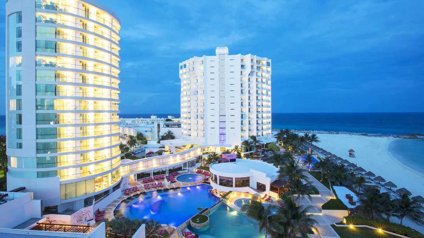 Deluxe Room Ocean Front Official 4