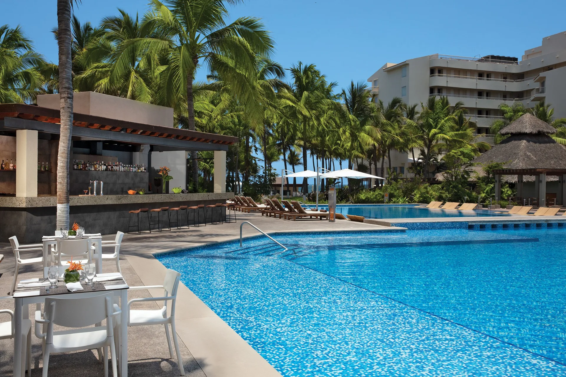 Poolside bar beside the swimming pool at Krystal Grand Nuevo Vallarta.