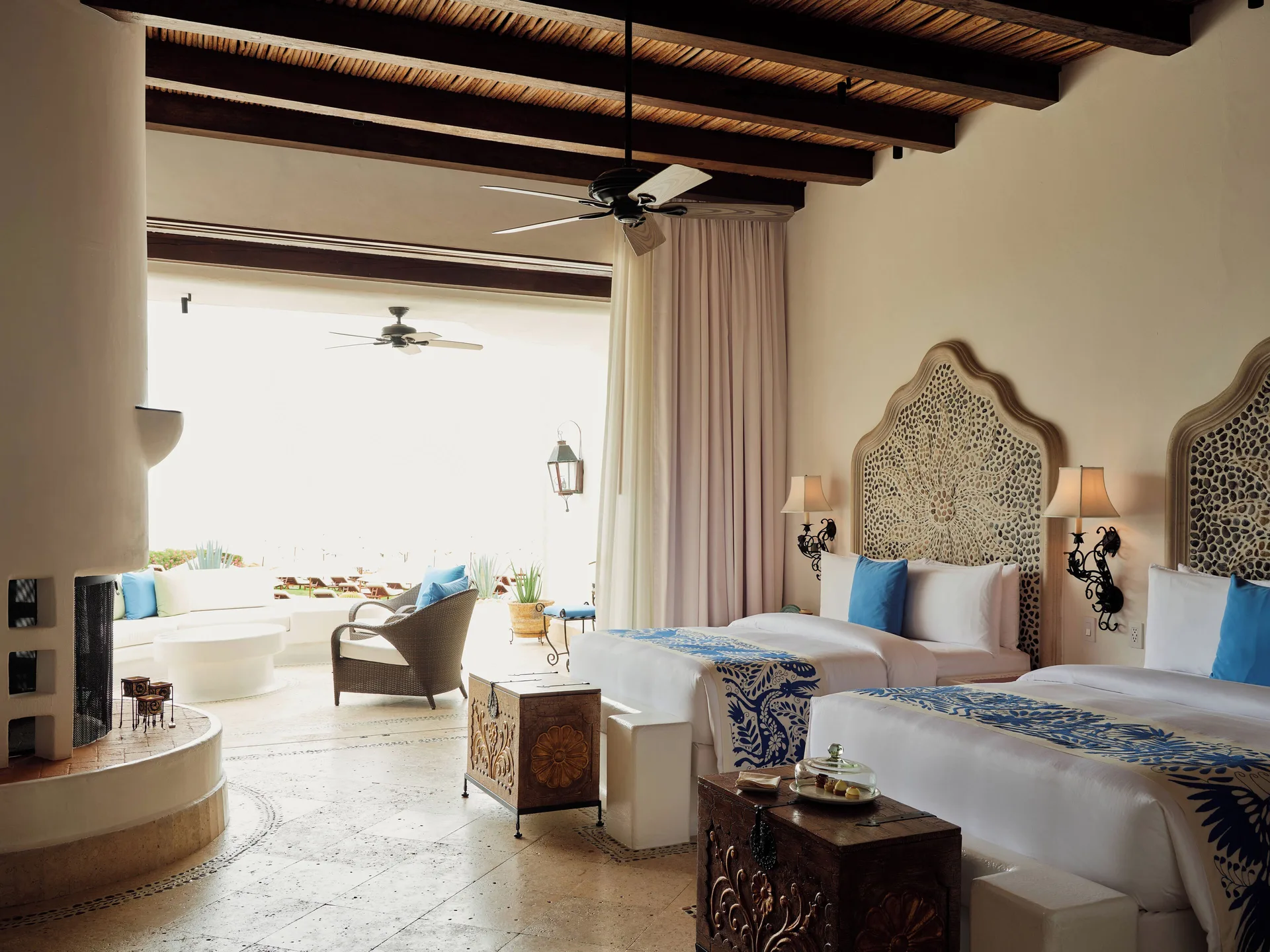 Oceanview Two Beds Junior Suite with twin beds and terrace at Las Ventanas al Paraiso.