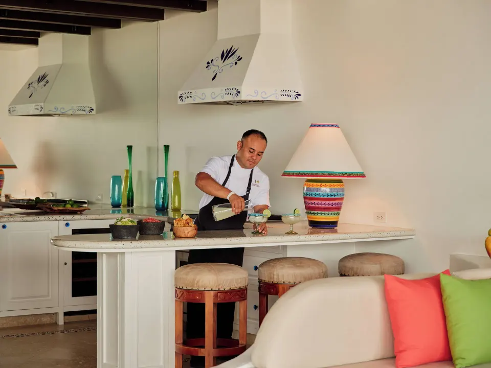 Villa bar with staff preparing drinks at Las Ventanas al Paraiso.