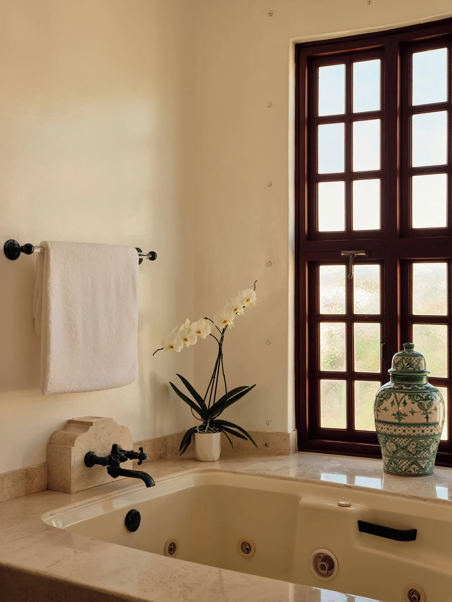 Jetted bathtub in the Two Bedroom Ty Warner Penthouse bathroom at Las Ventanas al Paraiso.