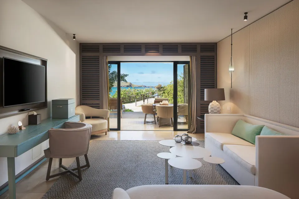 La Suite Signature Plage living area with ocean view at Le Barthélemy Hotel & Spa.