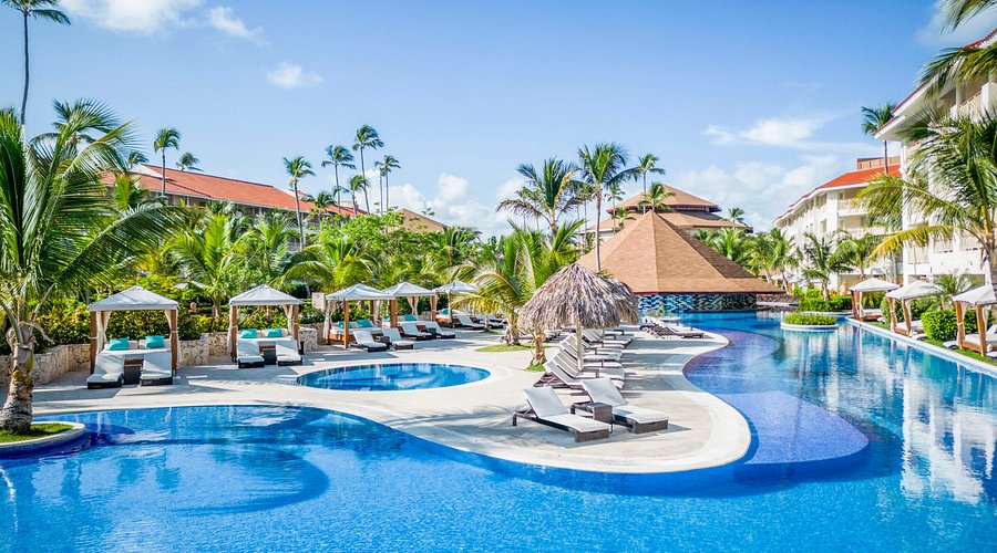 Majestic Mirage Punta Cana luxury all-suite resort with expansive pools, white sand beach, and upscale amenities in Arena Gorda.