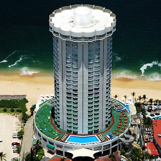 Calinda Beach Acapulco Hotel beachfront property on Acapulco's Costera with ocean views and budget-friendly accommodations.
