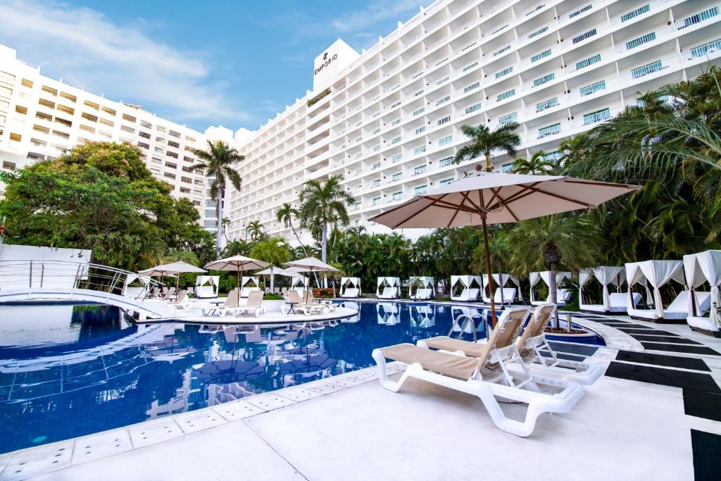 Emporio Acapulco Beachfront Hotel with oceanfront pools and classic Acapulco beach setting on Costera Miguel Alemán.