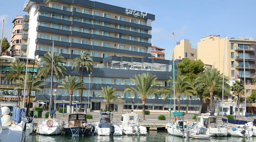 Hotel Costa Azul Acapulco budget-friendly hotel with pool and ocean views in Acapulco's traditional tourist zone.