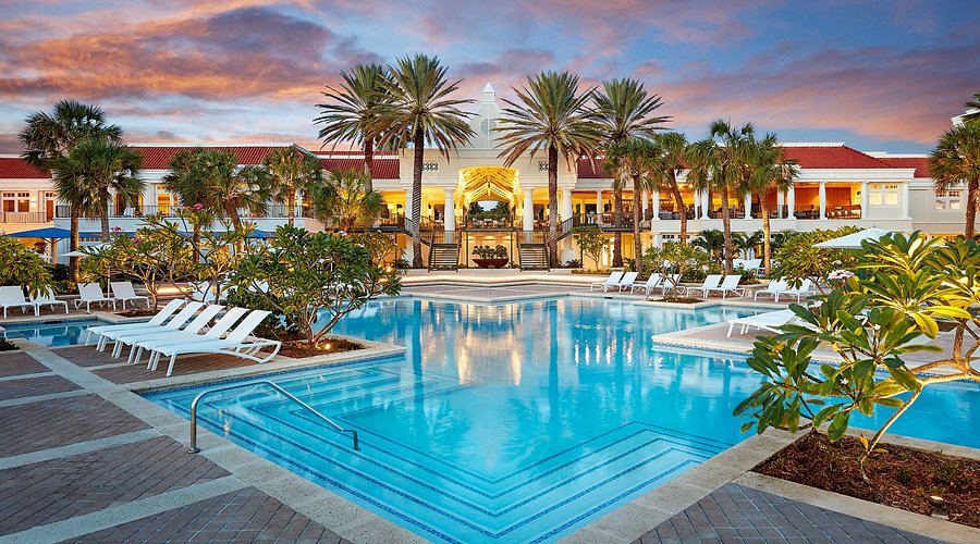 Curaçao Marriott Beach Resort oceanfront property with private beach, outdoor pools, and modern accommodations near Willemstad.
