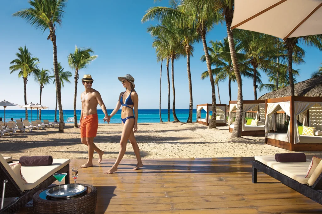 Preferred Club Beach Bar at Dreams Dominicus La Romana featuring exclusive beachfront seating, premium cocktails, and ocean views.