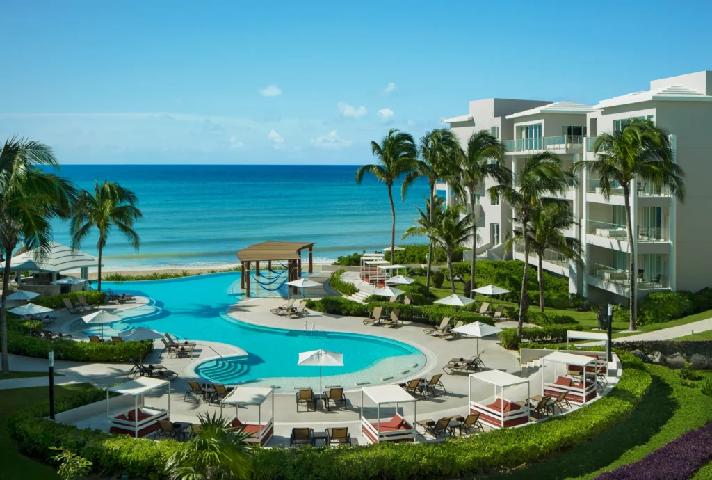 Oceanfront Preferred Club adults-only pool at Dreams Jade Resort & Spa.