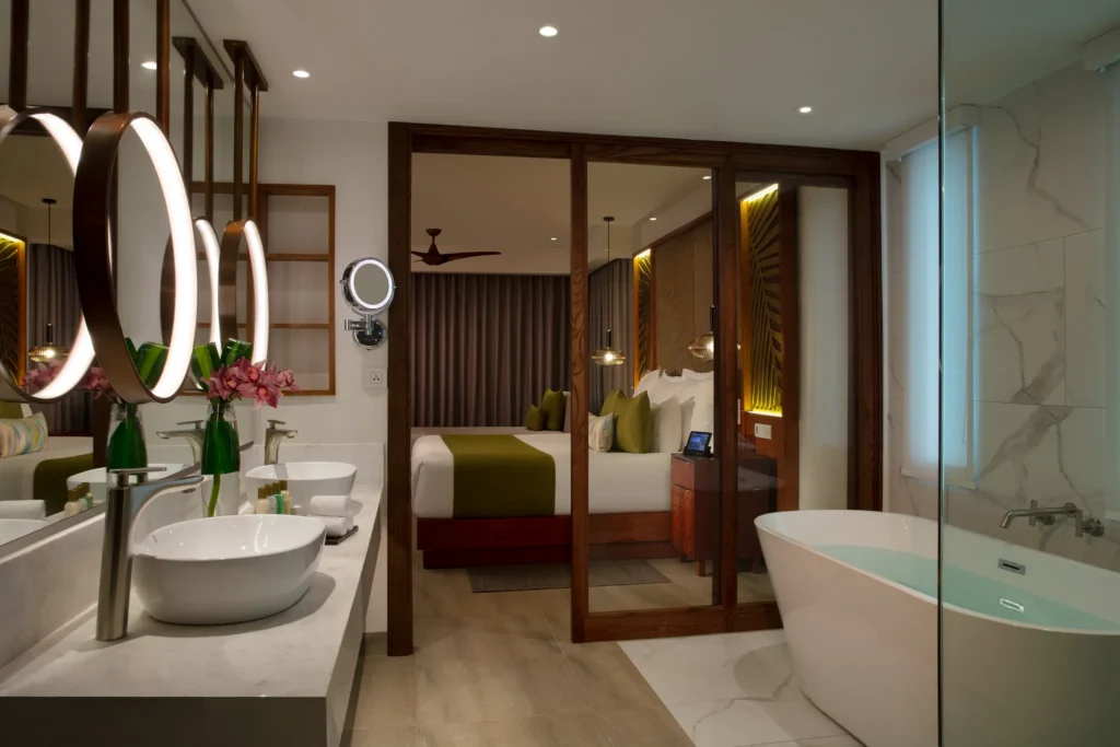Preferred Club Presidential Suite rooftop bathroom with soaking tub at Dreams Macao Beach Punta Cana.