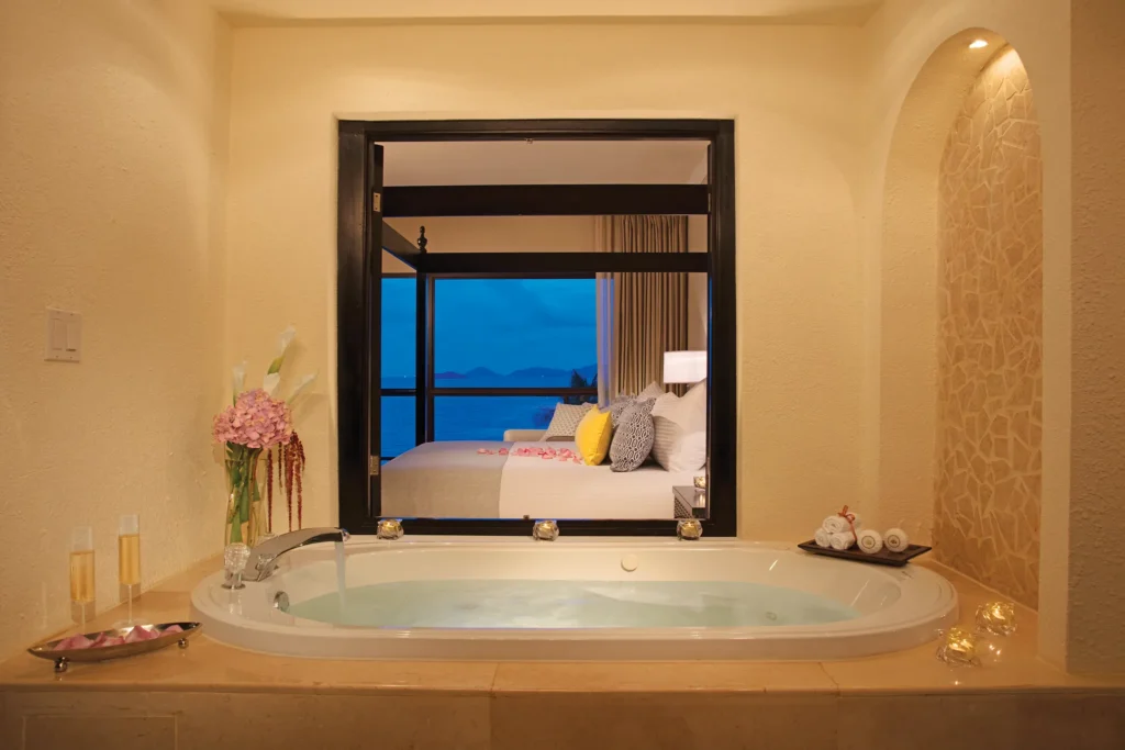 Preferred Club Junior Suite Ocean View whirlpool tub with ocean views at Dreams Playa Bonita Panama.