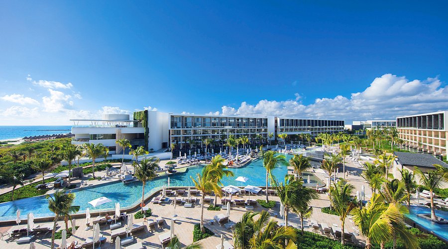TRS Coral Hotel adults-only all-inclusive resort in Costa Mujeres with infinity pools, luxury suites, and upscale dining near Cancun.