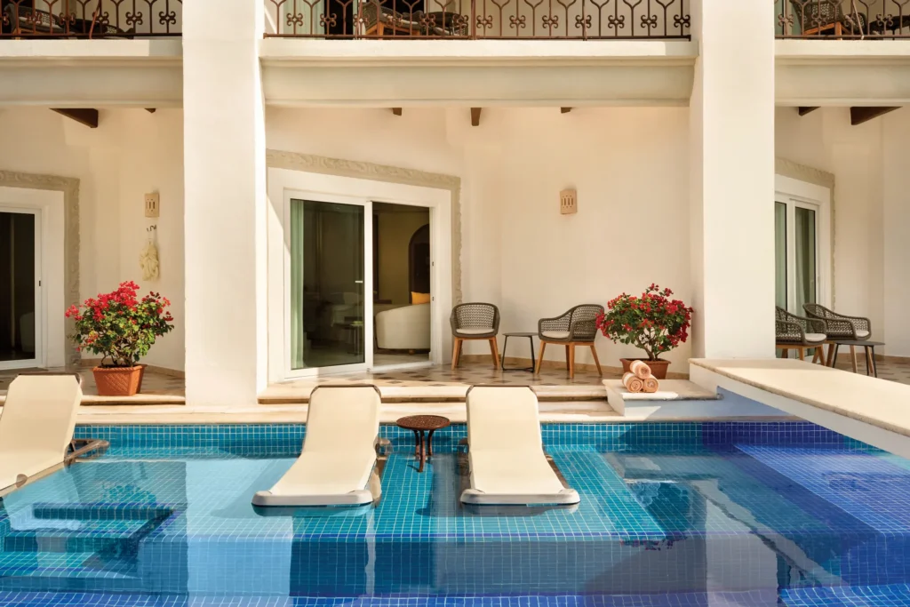 Junior Suite Swim-Up terrace with semi-private pool access at Hyatt Vivid Playa del Carmen.