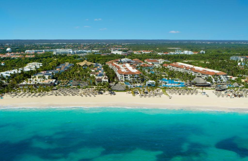 Dreams Royal Beach Punta Cana family-friendly all-inclusive resort with beachfront pools, water park, and Caribbean accommodations.