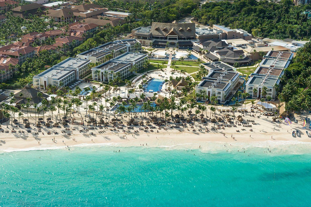 Royalton CHIC Punta Cana adults-only all-inclusive resort with vibrant pools, party atmosphere, and beachfront entertainment in Punta Cana.