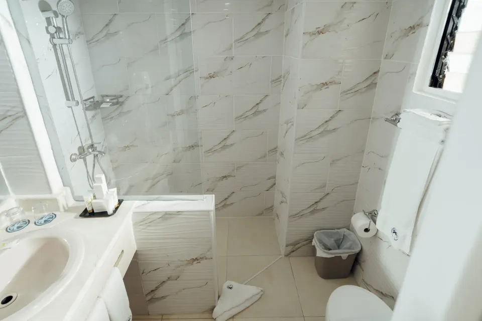 Superior Room Garden View bathroom shower at Lifestyle Tropical Beach Resort & Spa.