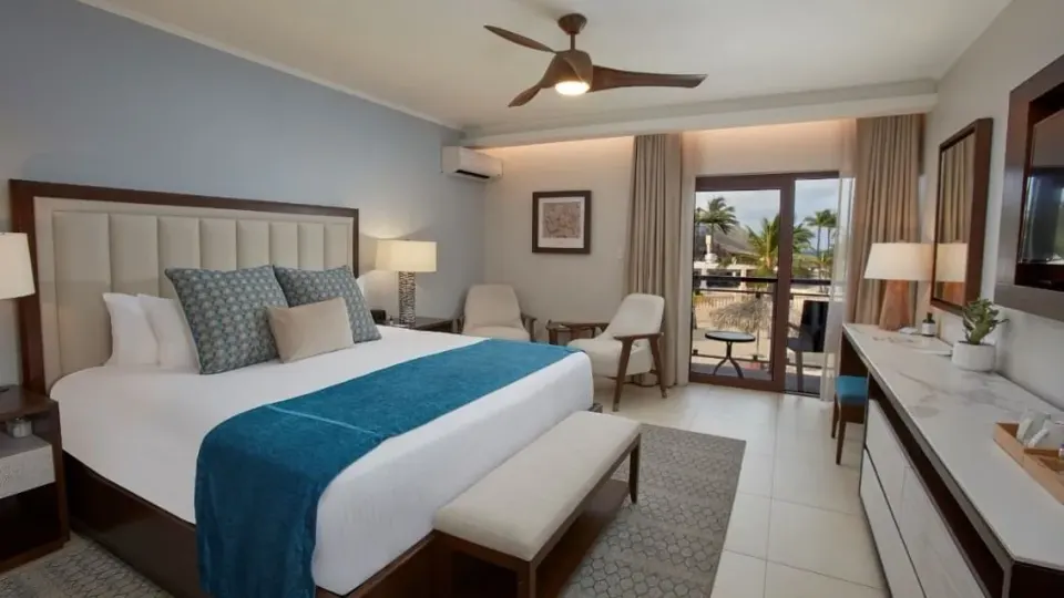 Deluxe Ocean View Room Official 4