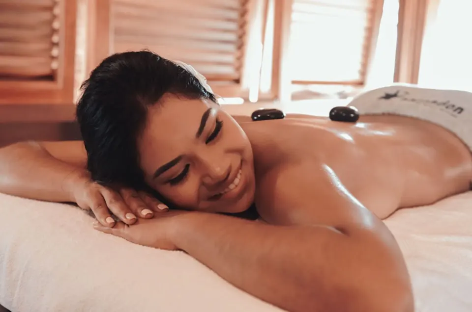 Spa treatment with hot stones at Mangrove Beach Corendon Curacao Resort.