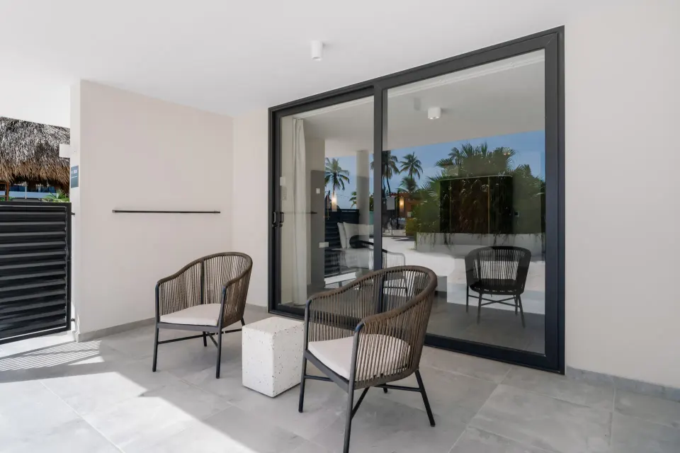 1 Oceanfront Accesible Ri Shower Official 3