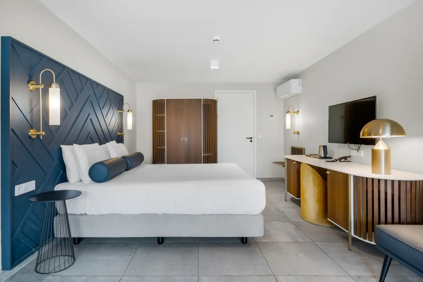Deluxe Guestroom Official 3