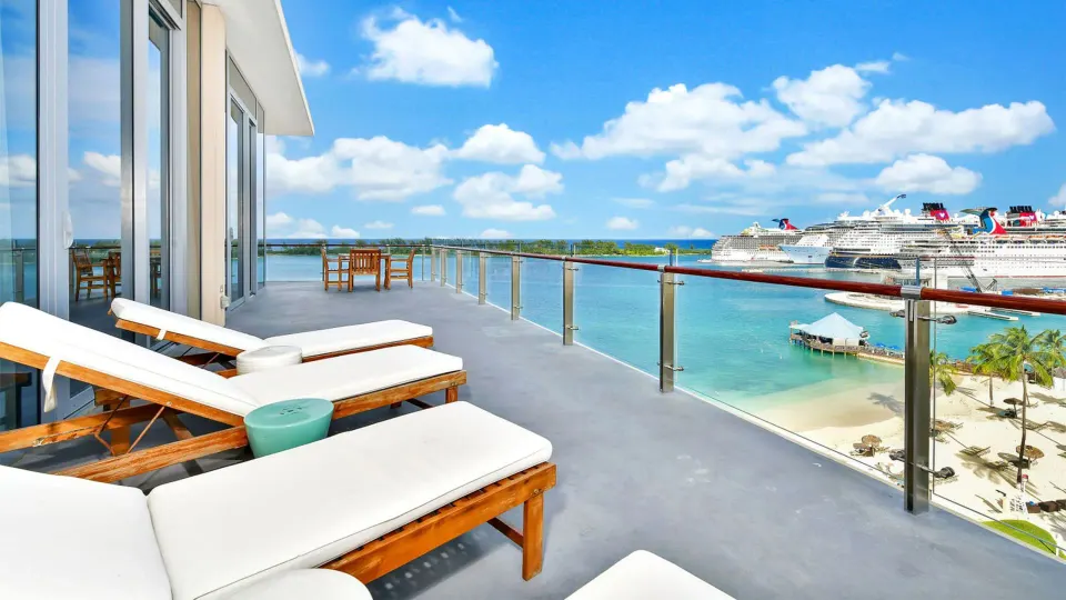 One Particular Harbour Four Bedroom Premium Suite Official 2