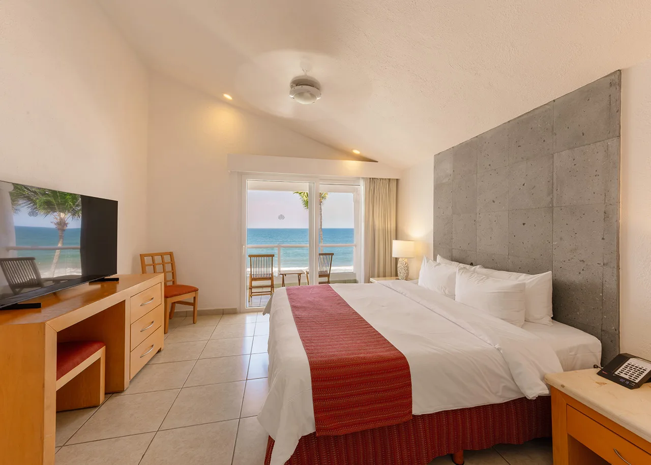 Emotions Select Three Bedroom Suite Oceanfront Official 1