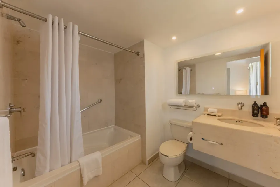 Emotions Select Three Bedroom Suite Oceanfront Official 5