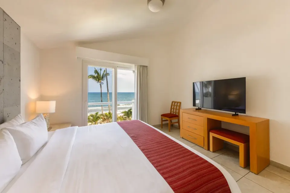 Emotions Select Two Bedroom Suite Oceanfront Official 4