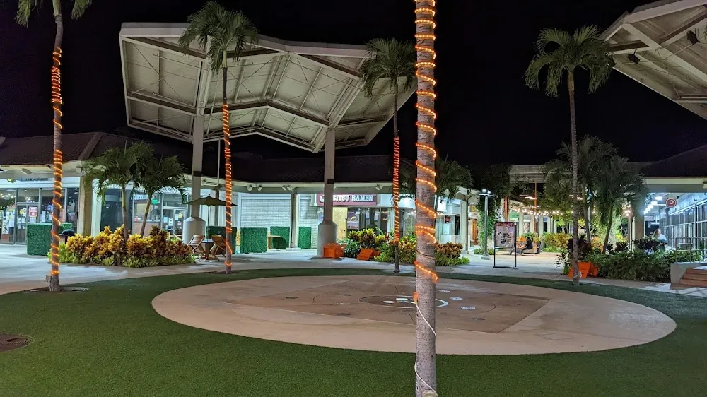 Regal Maui Mall 10 Min Walk