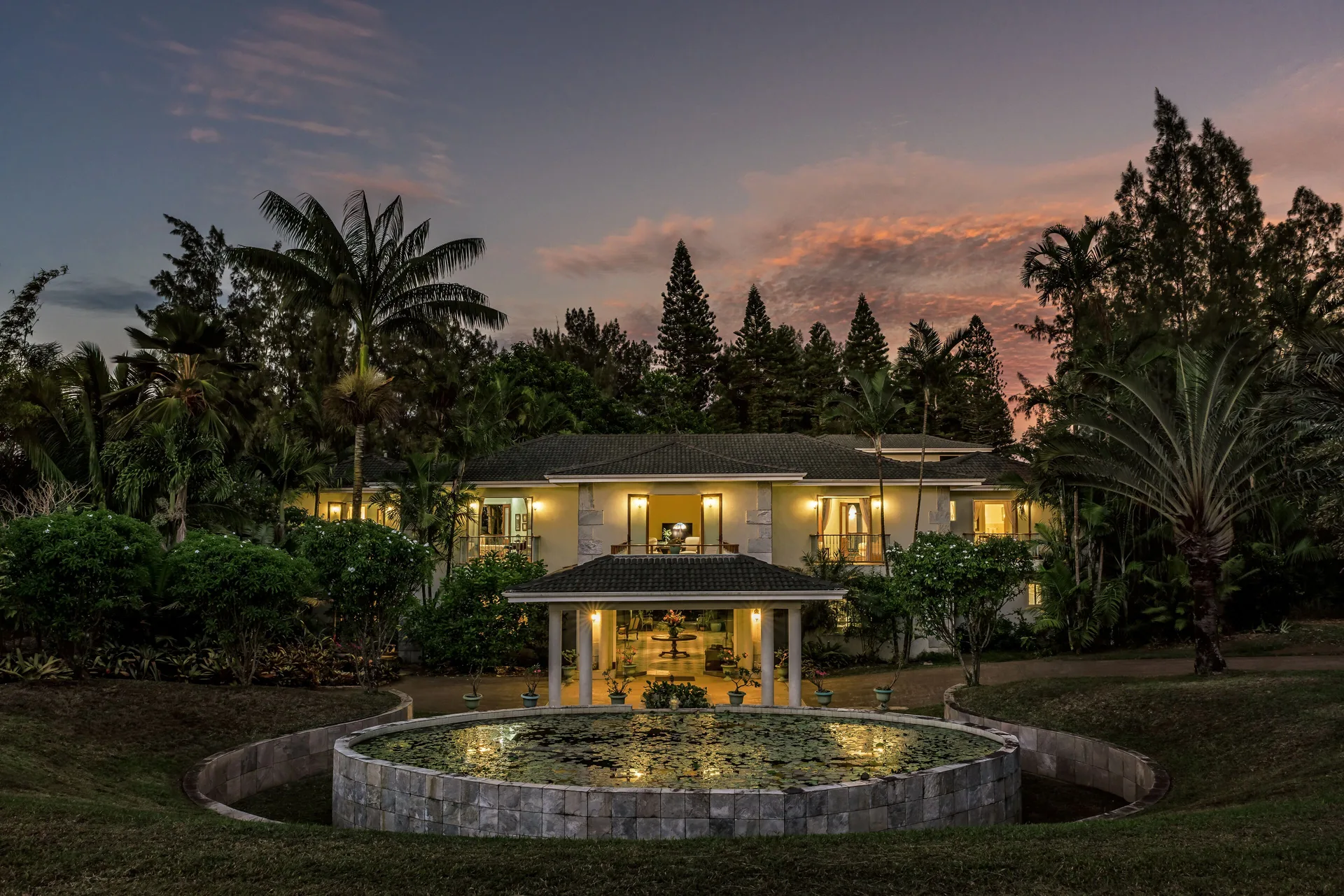Hawaii Island Retreat resort
