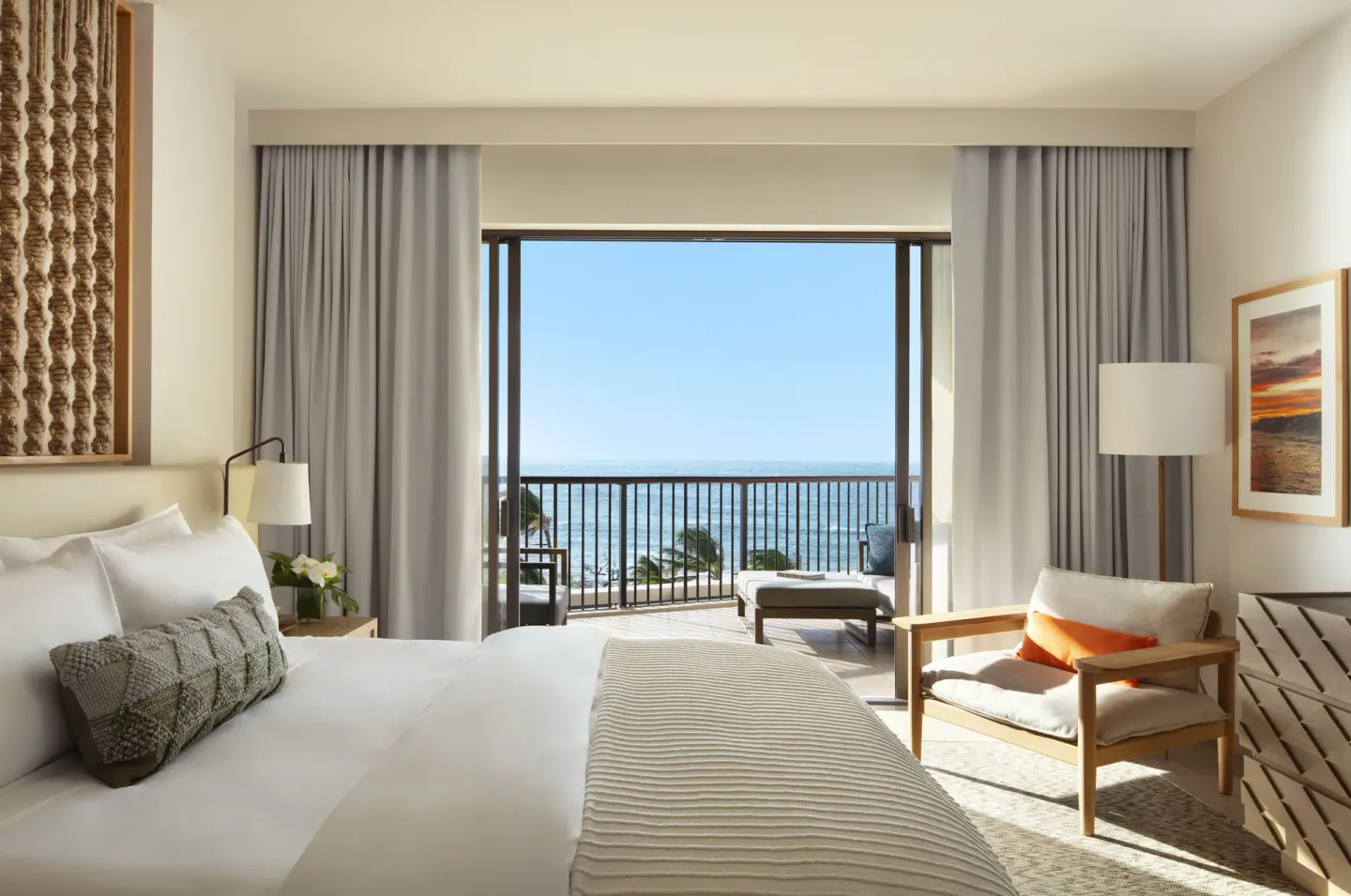 King guest room with balcony and direct ocean view at Mauna Lani.