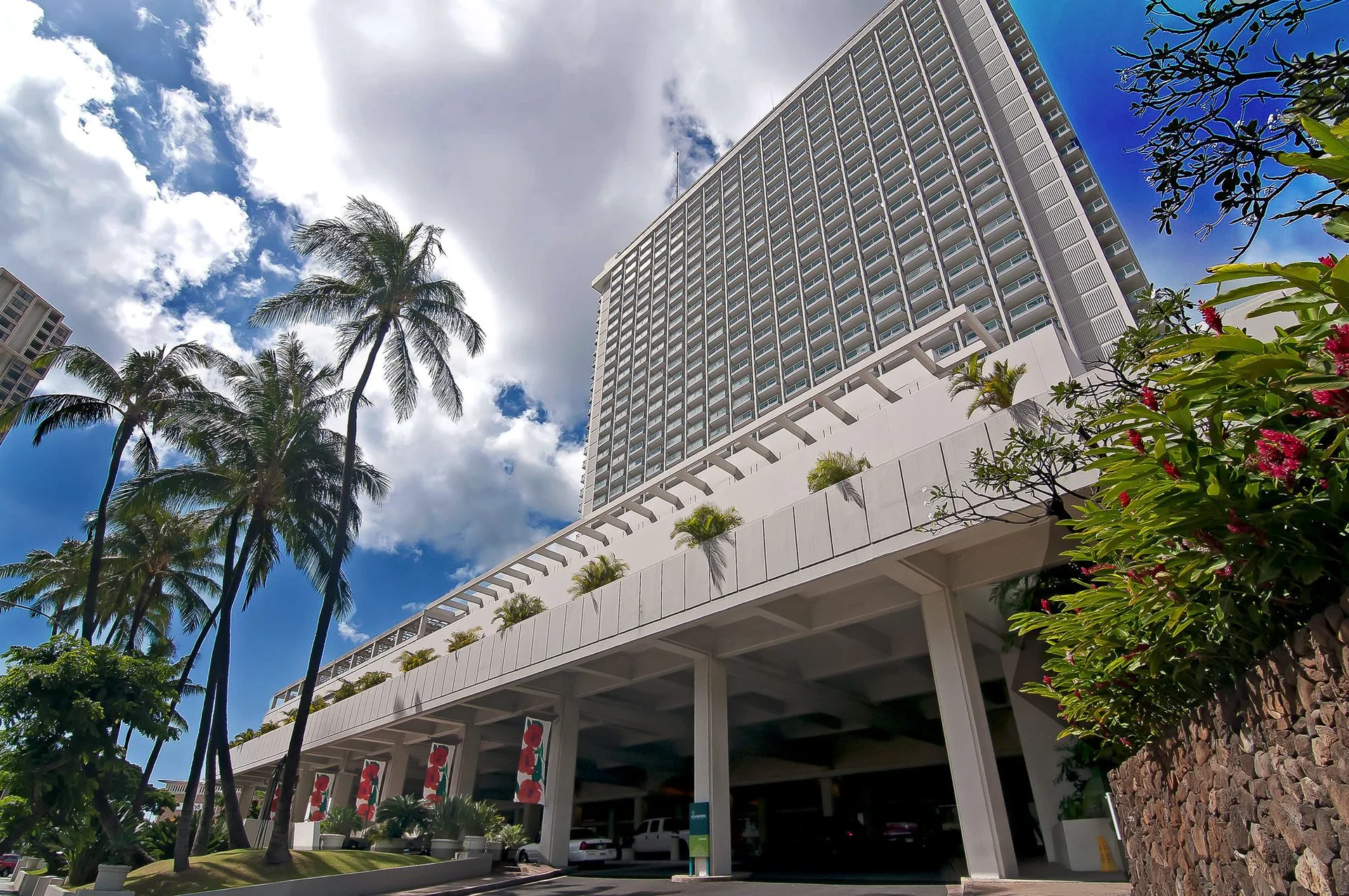 Ala Moana Hotelcondo by Luana Vacation Rental Honolulu condo stay near shopping and beaches
