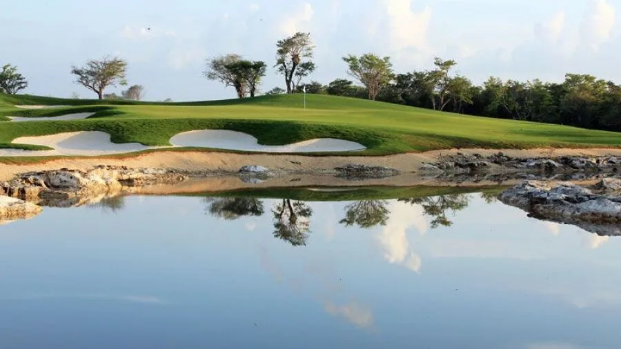 El Tinto Golf Course 5 Min Drive