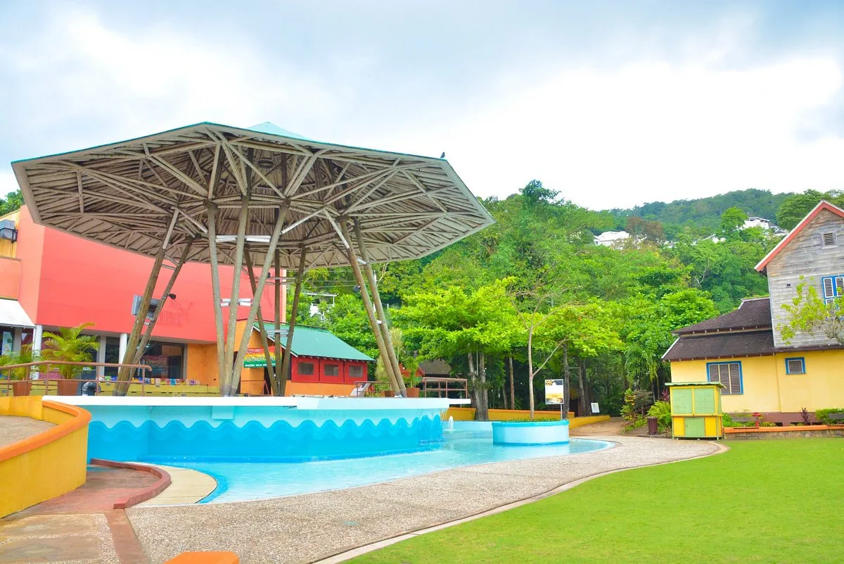 Island Village 10 Min Walk