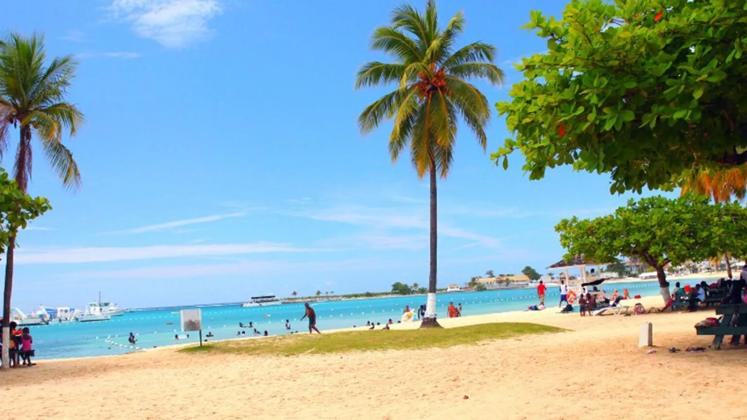Turtle Beach 5 Min Walk