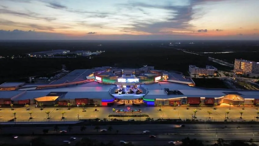 Grand Outlet Riviera Maya 5 Min Drive