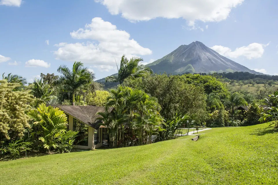 Arenal Paraíso Resort & Thermo Mineral Hot Springs thermo-mineral hot-springs resort with pool area in La Fortuna, Costa Rica.