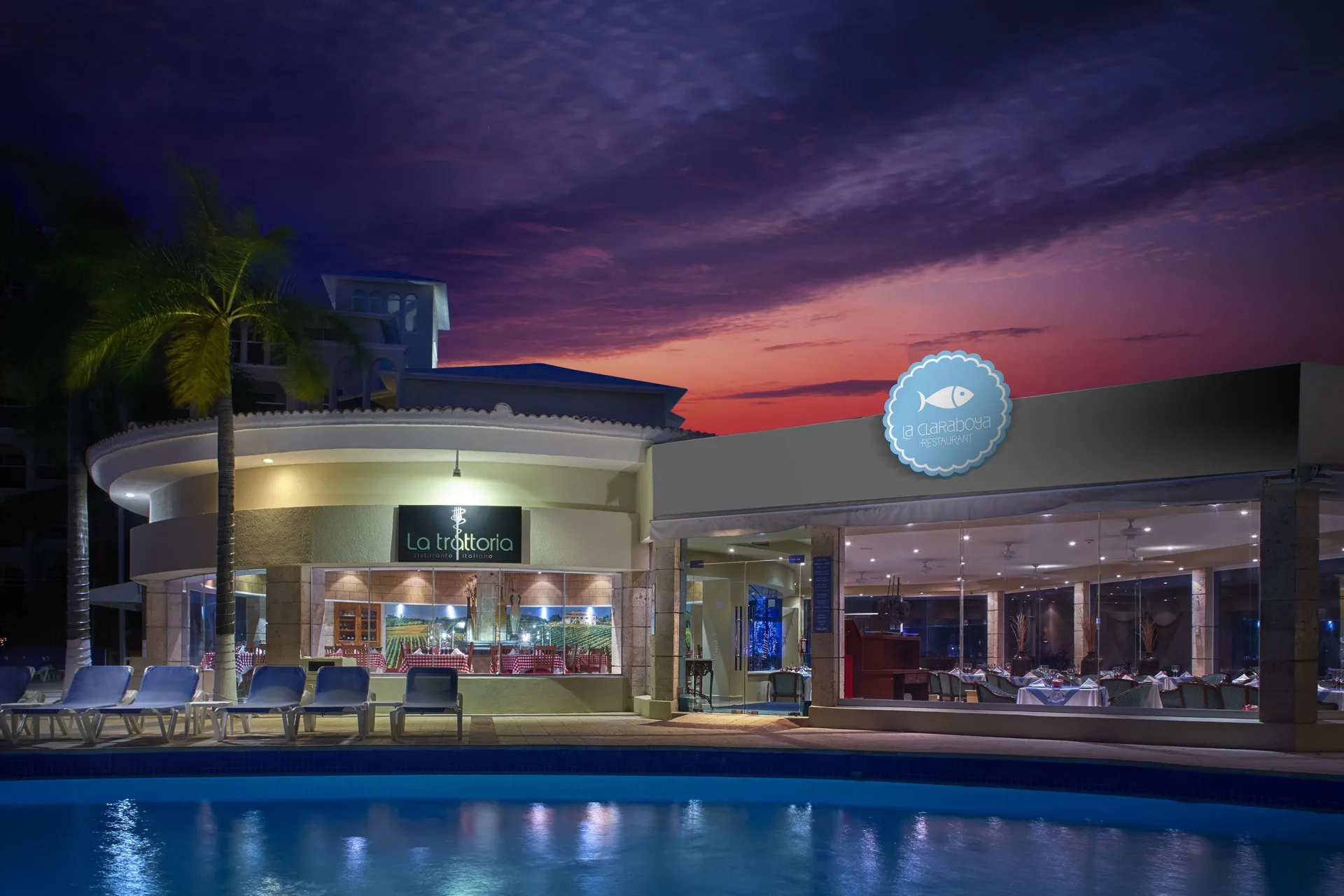 La Trattoria and La Claraboya exterior by the pool at Occidental Costa Cancún.