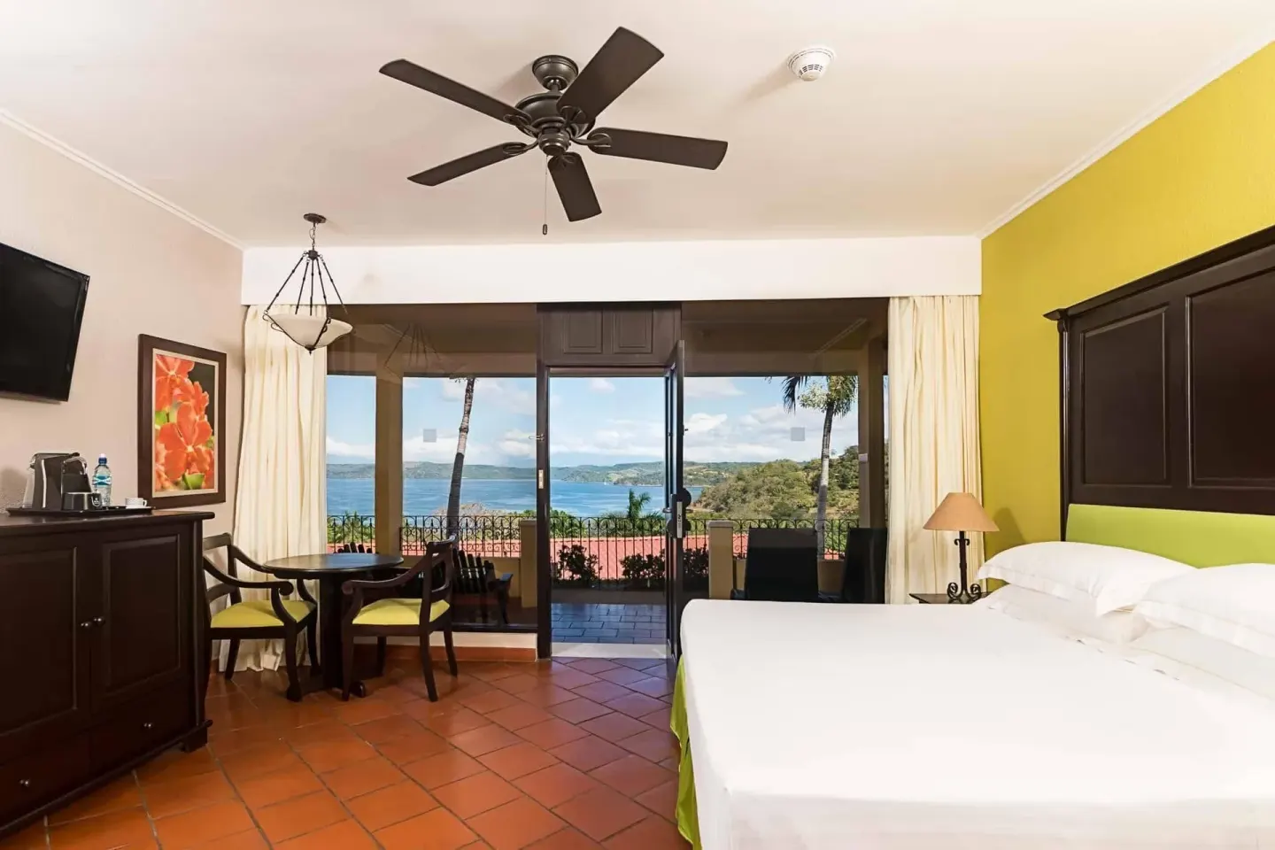 Premium Level Luxury king room with sitting area and bay view at Occidental Papagayo.